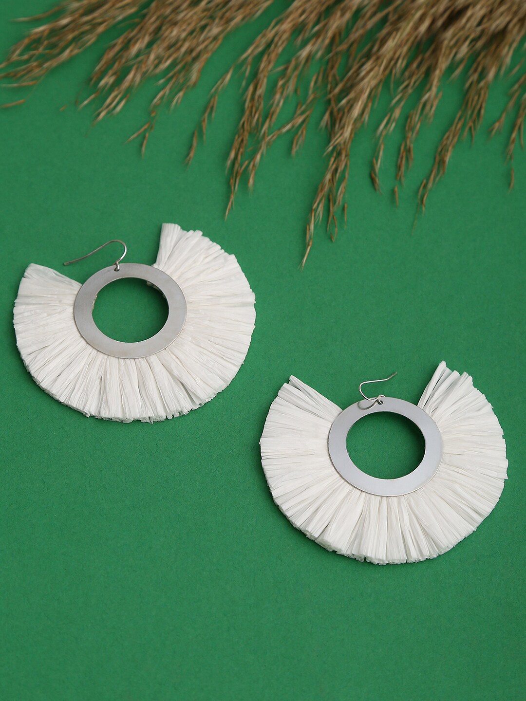 

SOHI Silver-Plated White Circular Drop Earrings