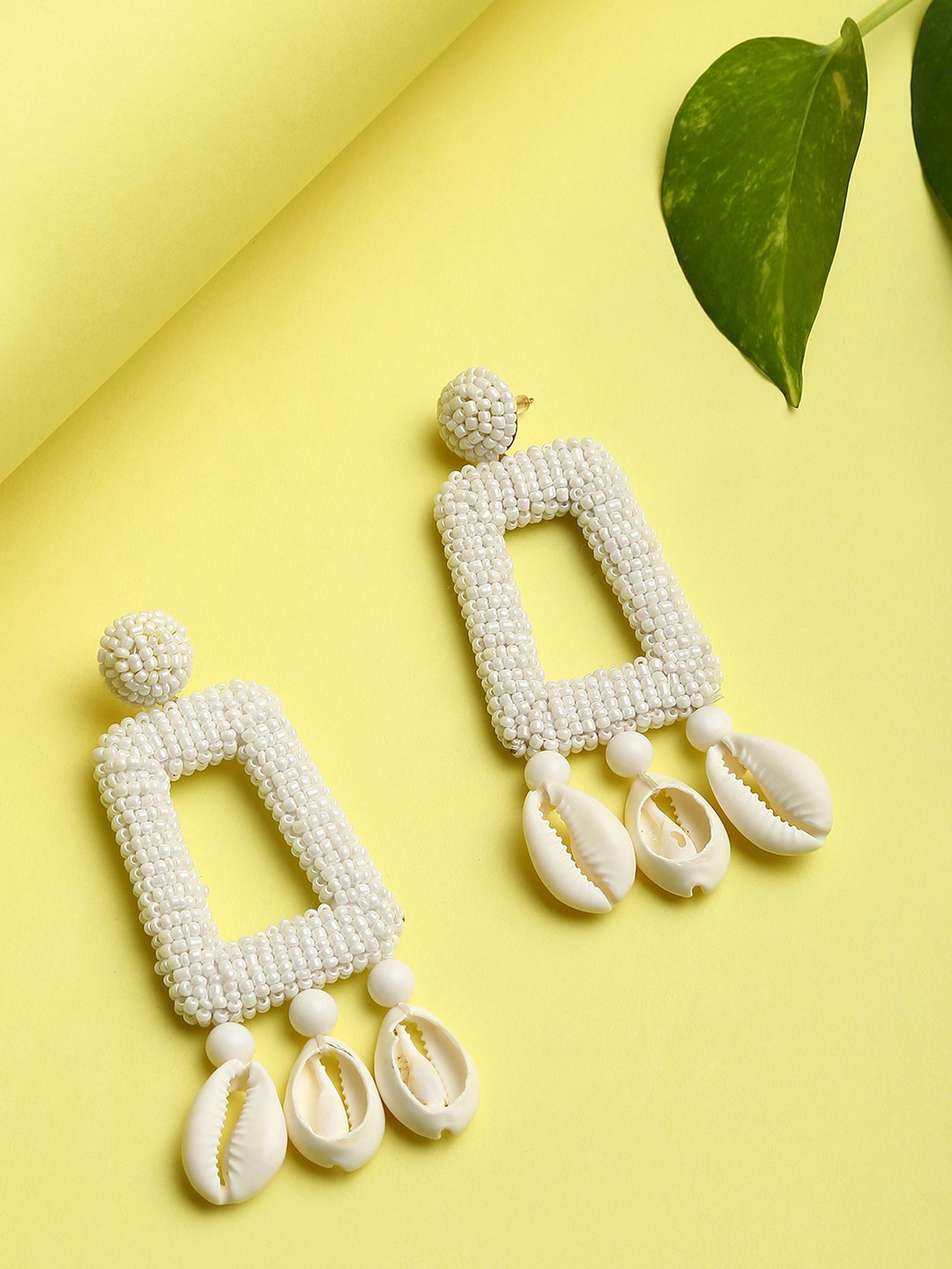 

SOHI Off White Geometric Studs Earrings