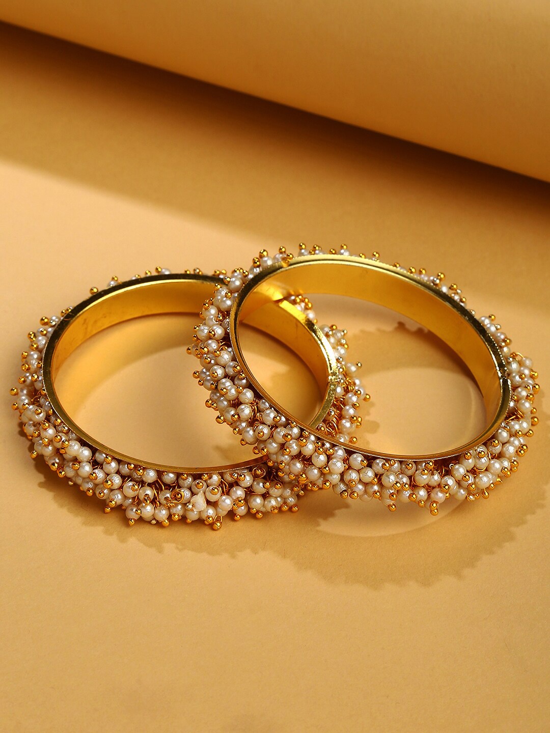 

SOHI Set of 2 Gold-Plated White Pearl-Beaded Meenakari Bangles