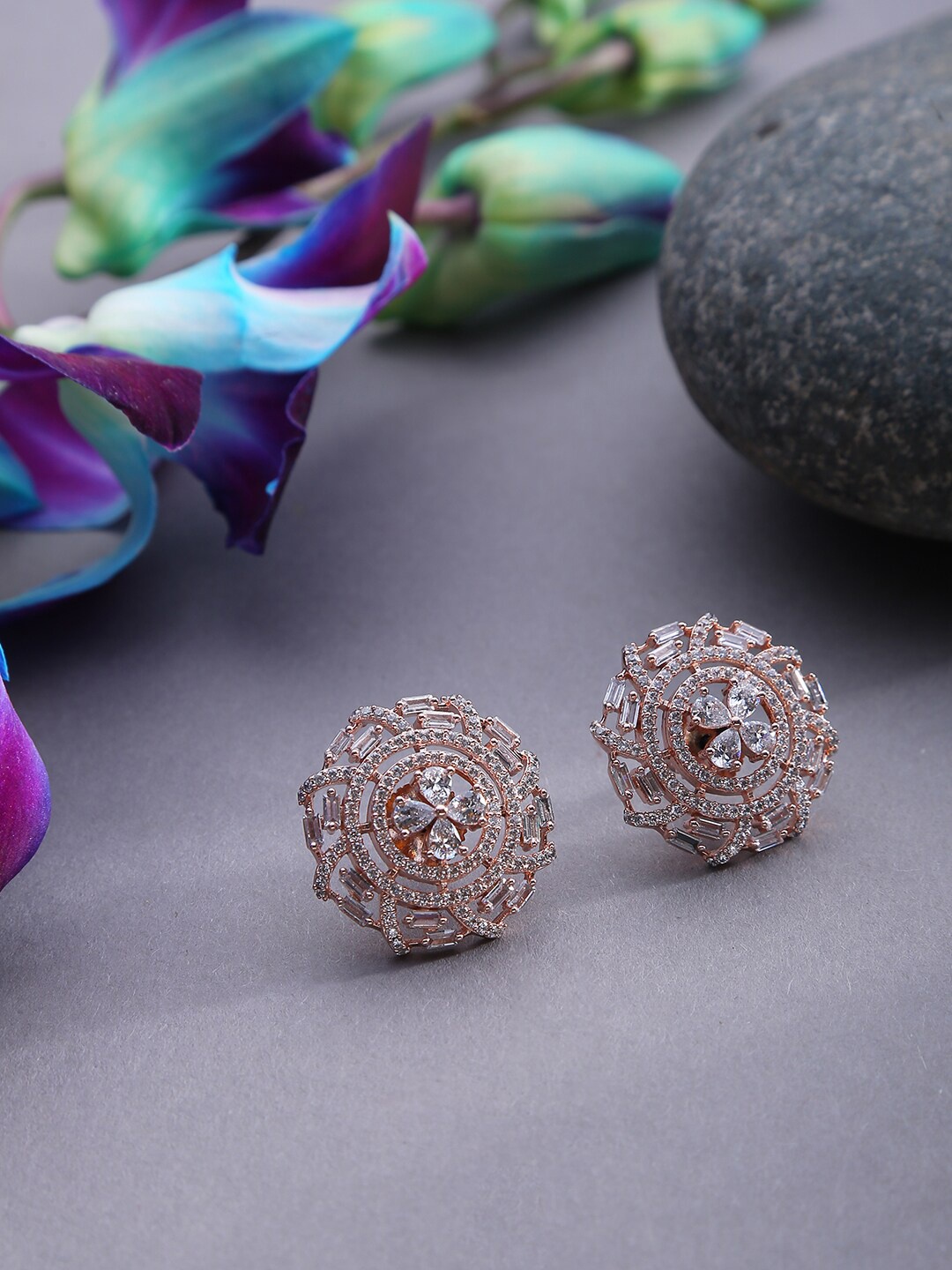 

SOHI Rose Contemporary Studs Earrings