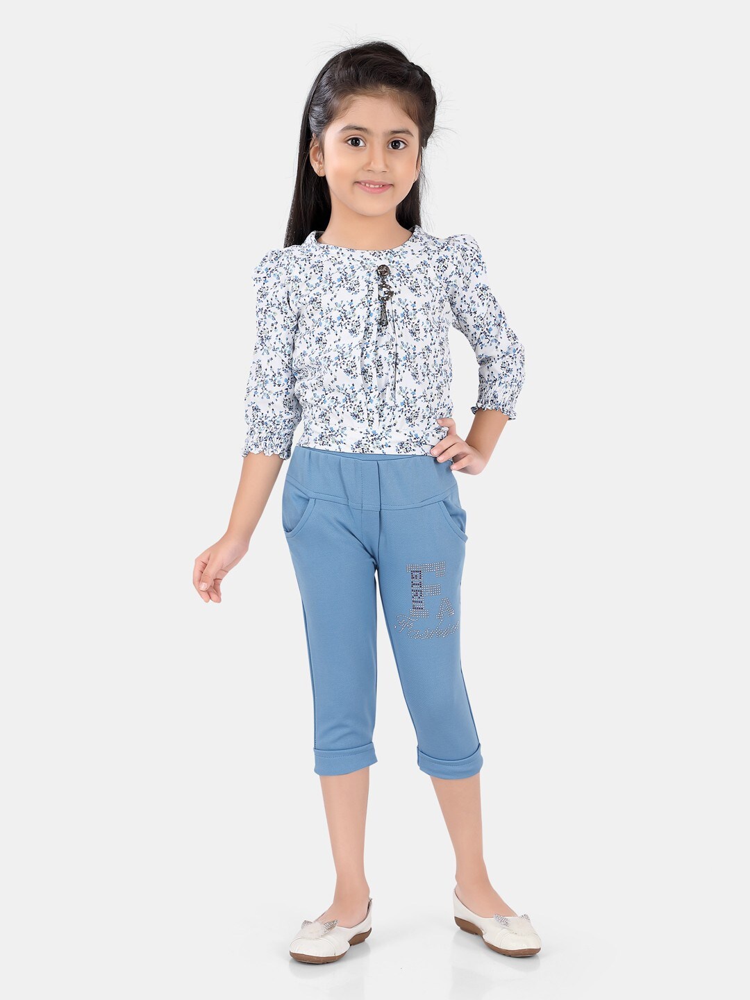 

POPLINS Girls Blue & White Printed Pure Cotton Top and Capris
