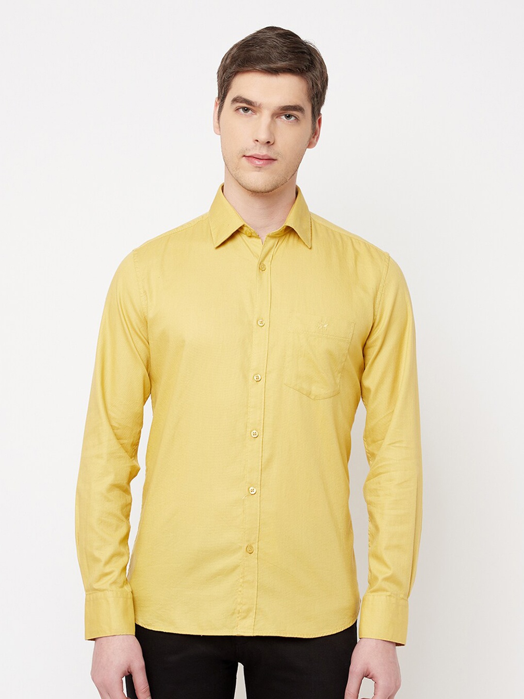 

Crimsoune Club Men Yellow Slim Fit Pure Cotton Casual Shirt