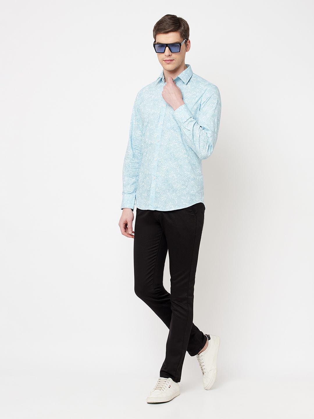 

Crimsoune Club Men Blue Slim Fit Abstract Printed Casual Shirt