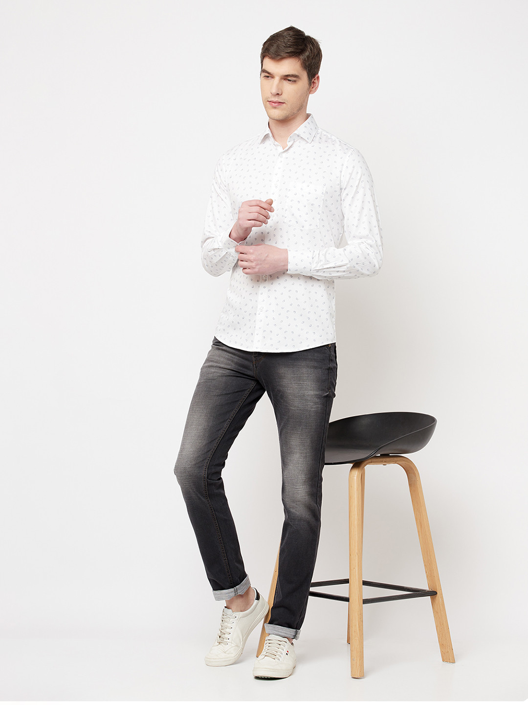 

Crimsoune Club Men White Slim Fit Printed Pure Cotton Casual Shirt