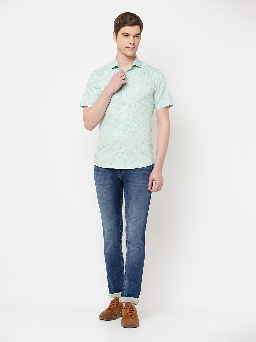 

Crimsoune Club Men Green Slim Fit Floral Printed Casual Shirt