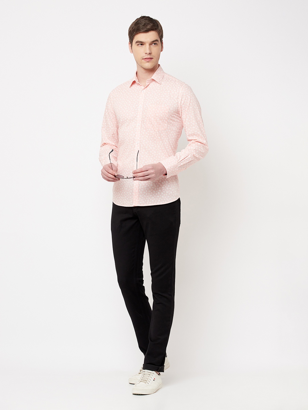 

Crimsoune Club Men Pink Slim Fit Printed Pure Cotton Casual Shirt