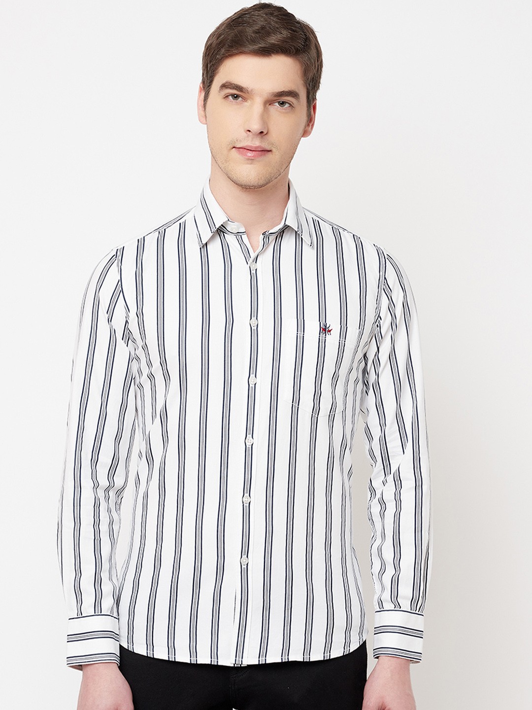 

Crimsoune Club Men White Slim Fit Striped Pure Cotton Casual Shirt