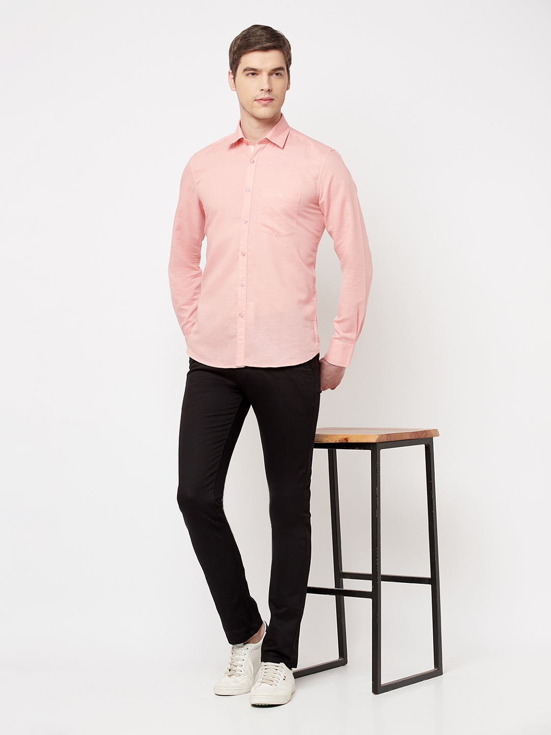 

Crimsoune Club Men Pink Slim Fit Cotton Linen Casual Shirt