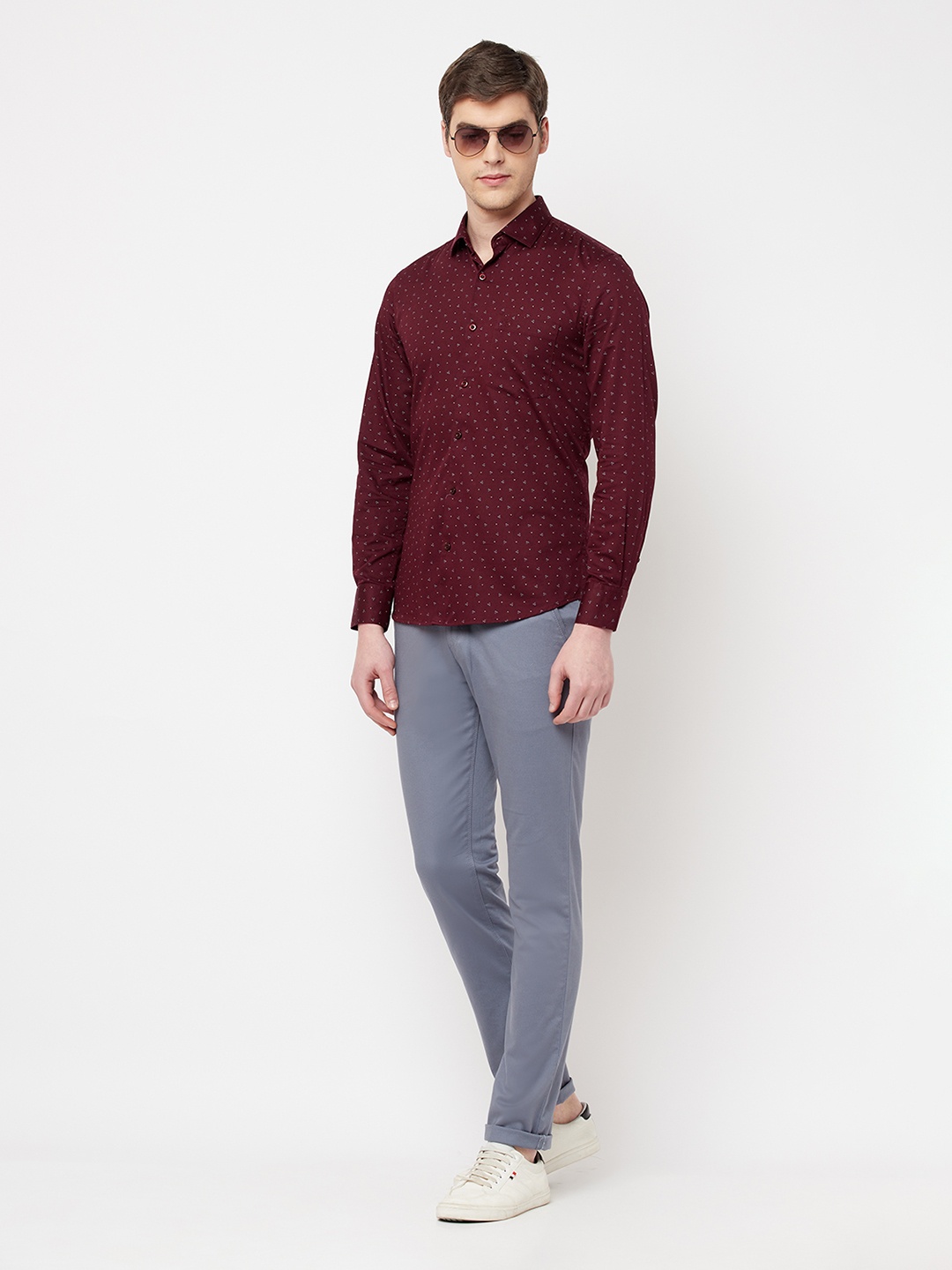 

Crimsoune Club Men Maroon Micro Ditsy Printed Pure Cotton Slim Fit Casual Shirt