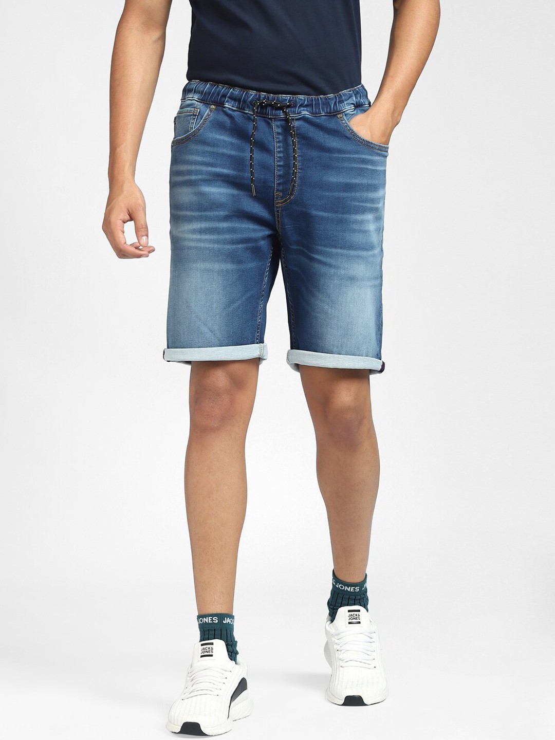 

Jack & Jones Men Blue Washed Denim Shorts