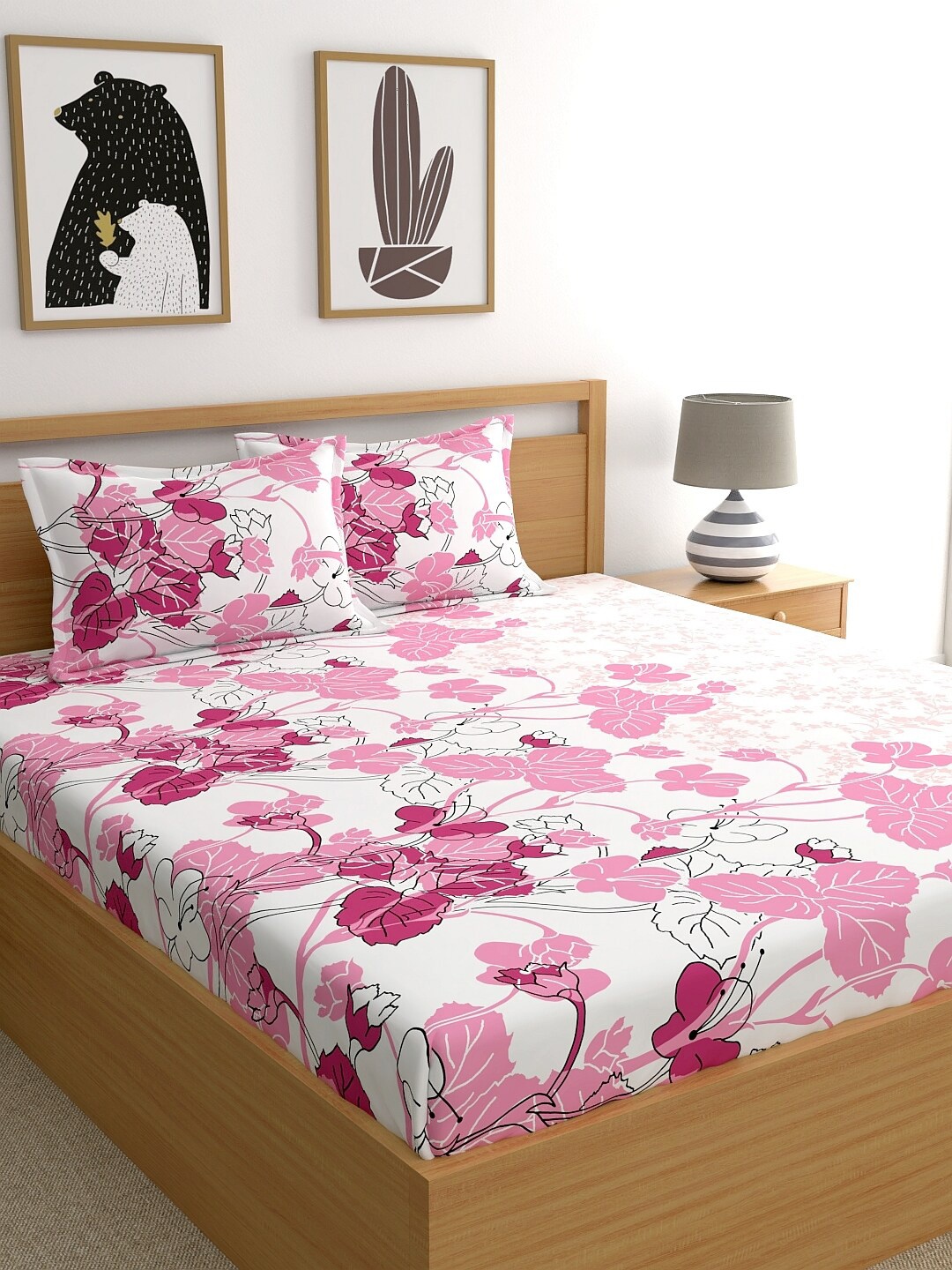 

Home Ecstasy Pink & White Floral 140 TC King Bedsheet with 2 Pillow Covers
