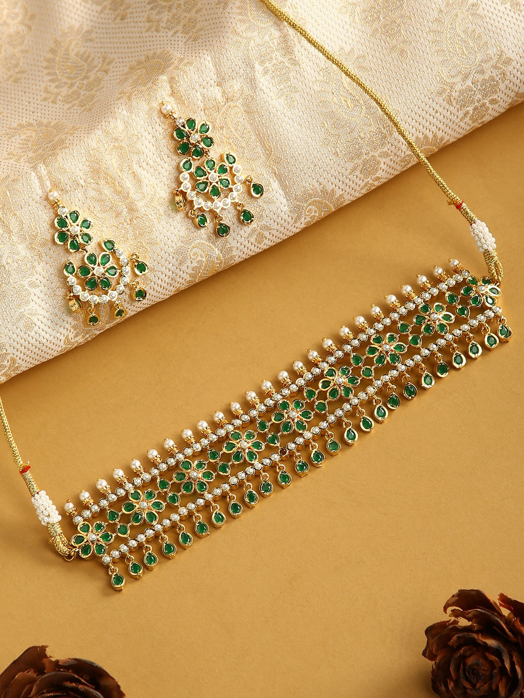 

justpeachy Gold-Plated Green & White Stone-Studded & Pearl Beaded Jewellery Set