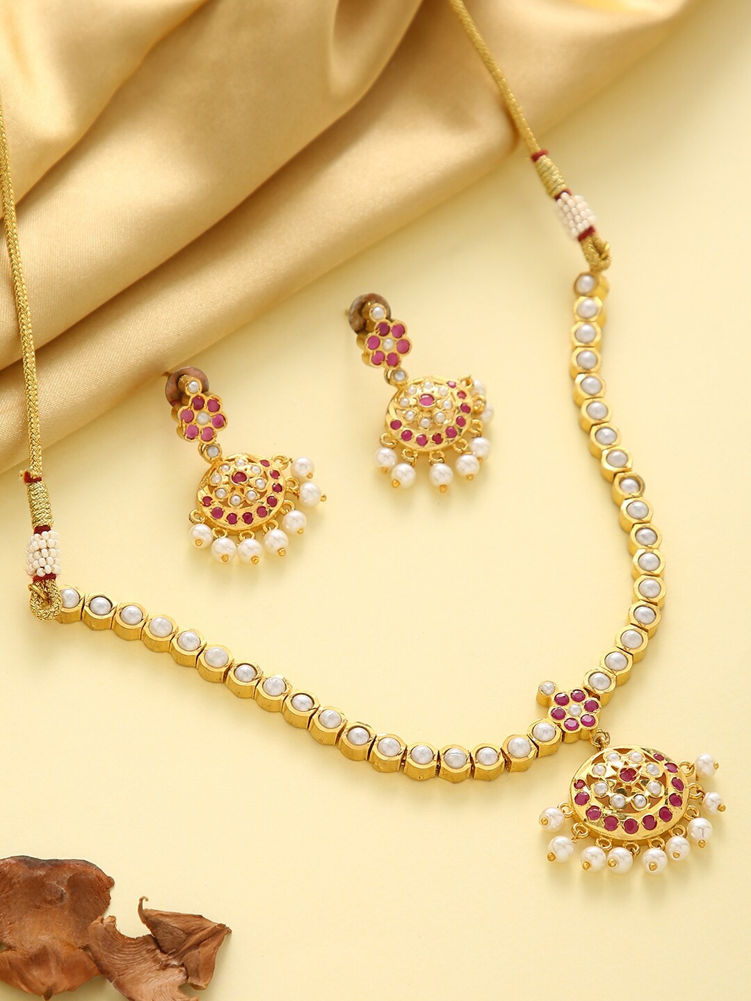 

justpeachy Gold-Plated White & Red Stone-Studded & Beaded Jewellery Set