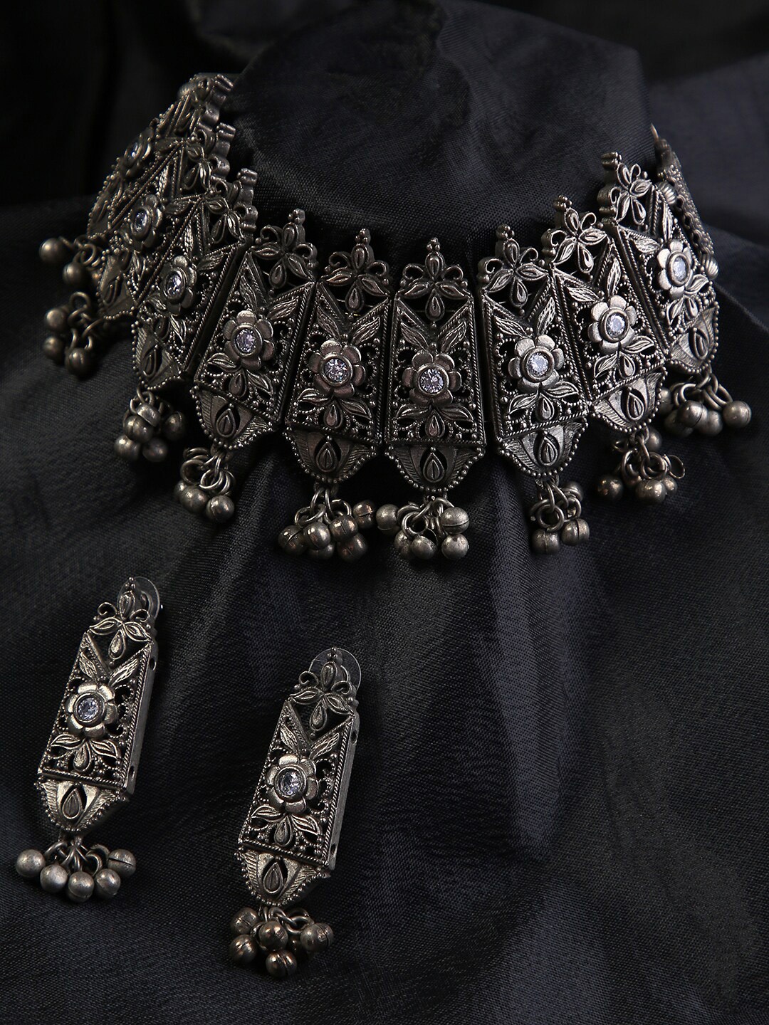 

justpeachy Silver-Plated & White Oxidised Stone Studded & Beaded Jewellery Set