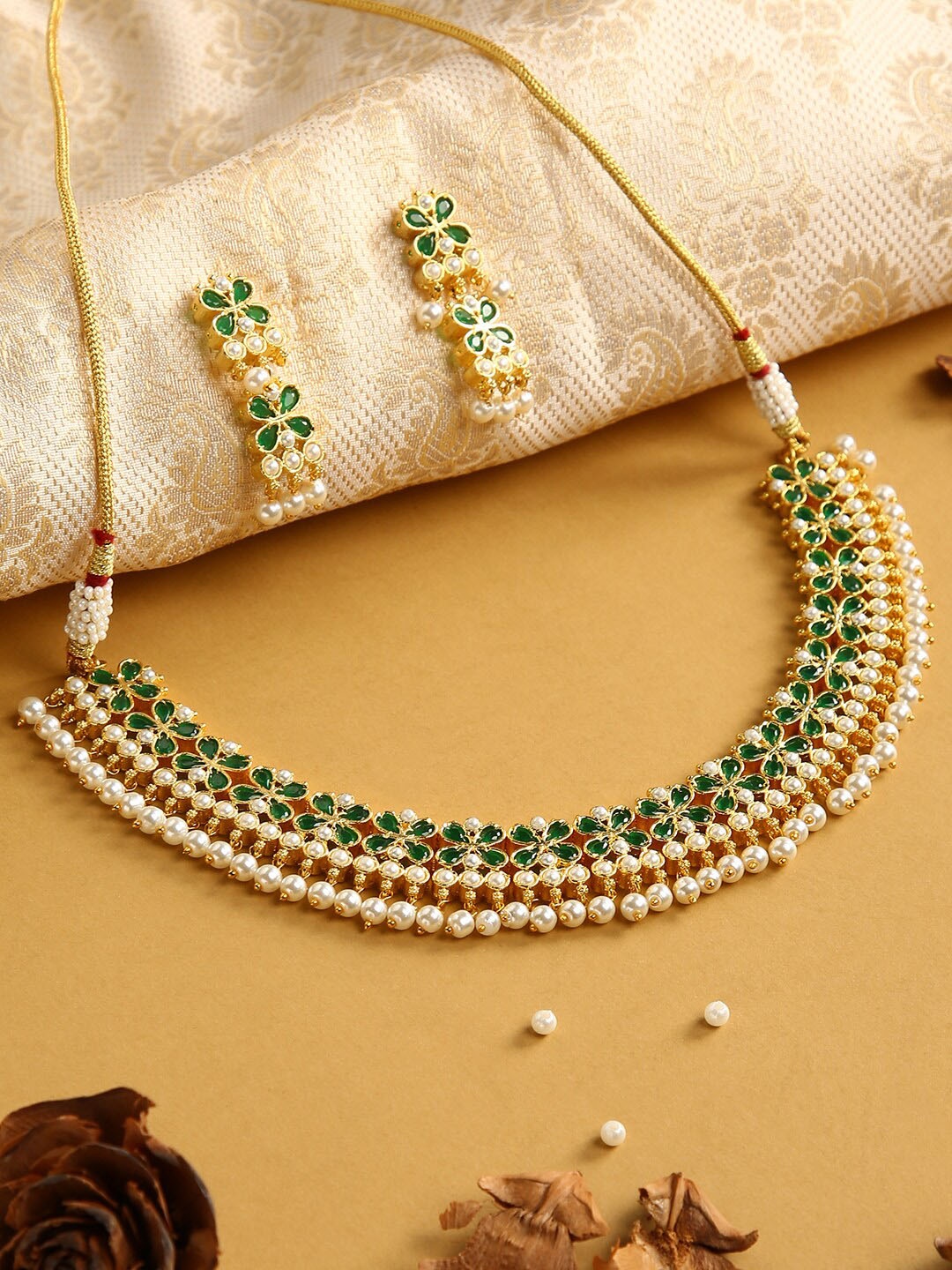 

justpeachy Gold-Plated Green & White Stone-Studded & Pearl Beaded Jewellery Set