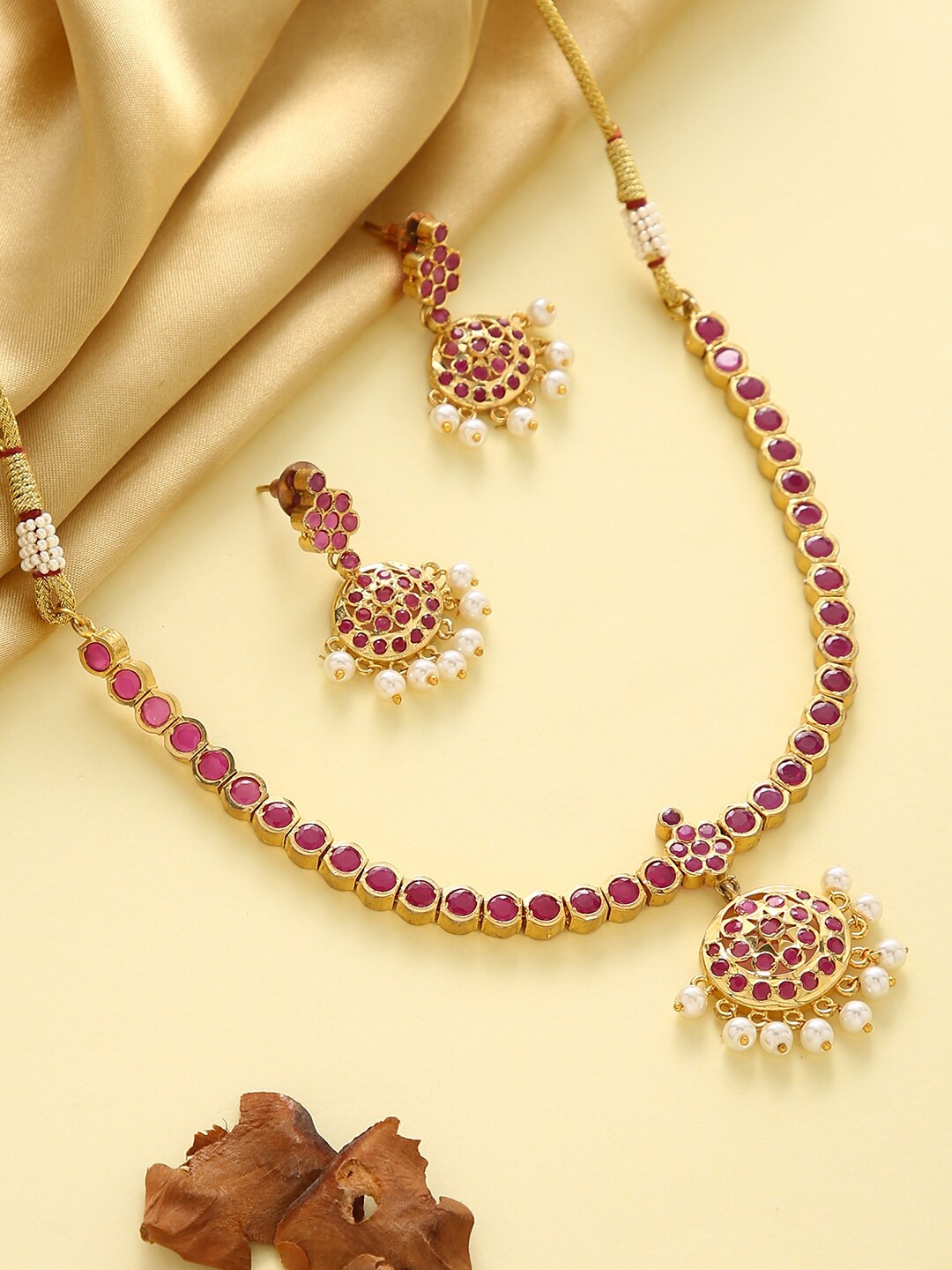 

justpeachy Gold-Plated Red & White Stone Studded & Beaded Jewellery Set