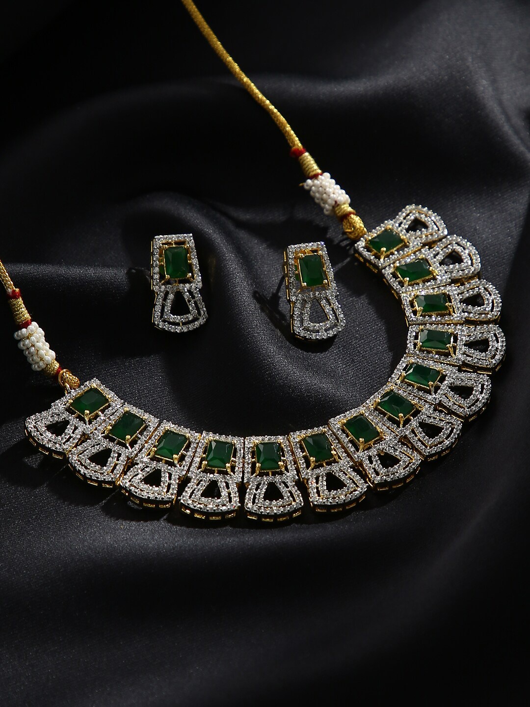 

justpeachy Green & White Gold-Plated Stone Studded & Beaded Jewellery Set