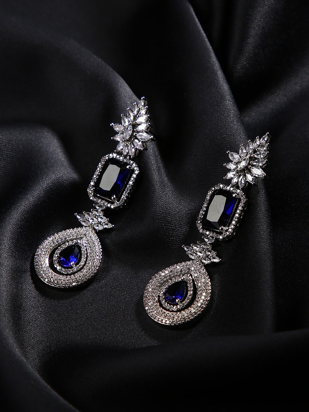 

justpeachy Blue & Silver-Toned Contemporary Drop Earrings