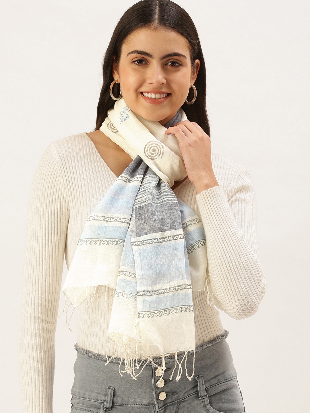 

ASVA Women White & Blue Printed Pure Cotton Stole