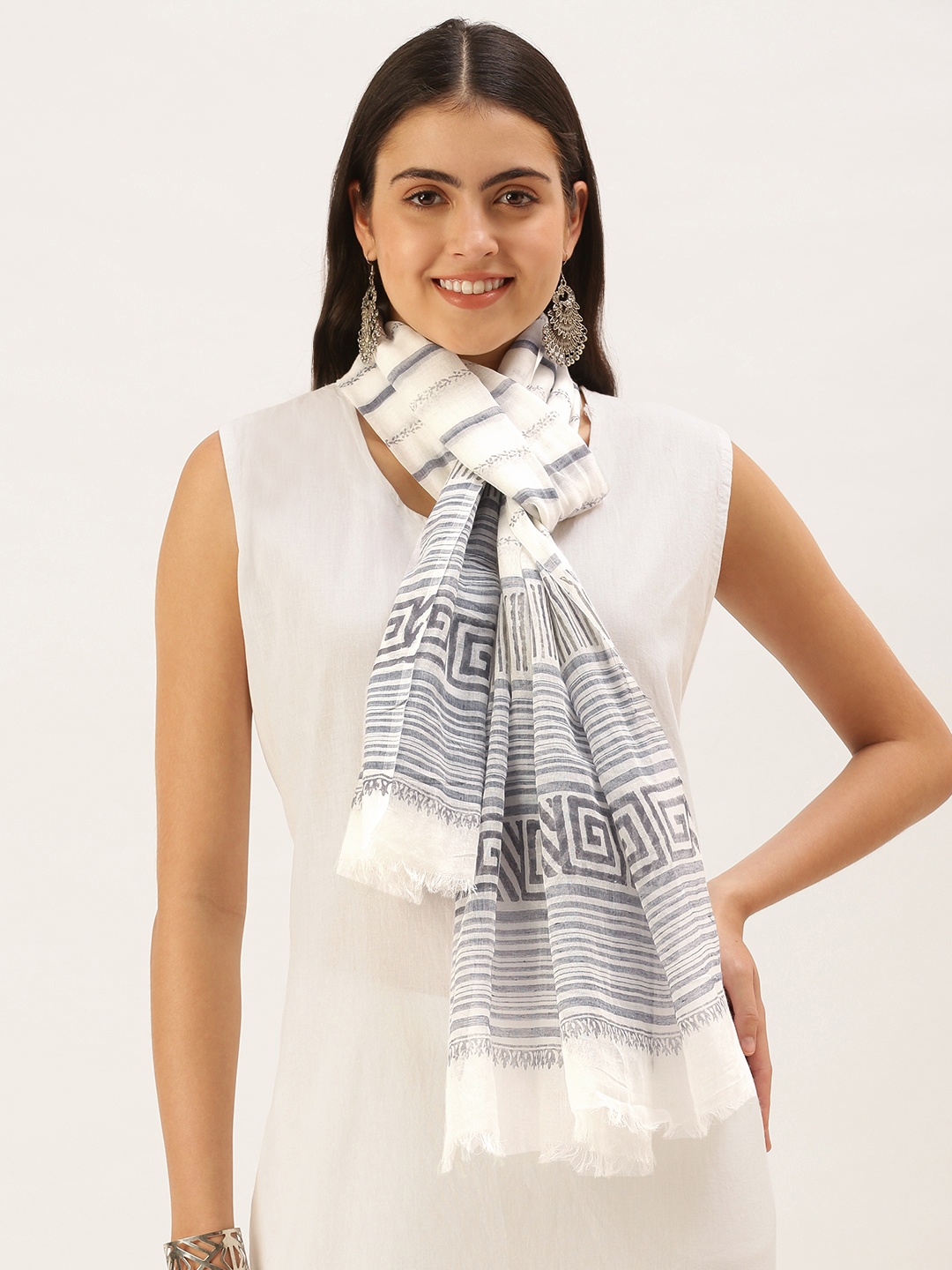 

ASVA Women White & Grey Printed Pure Cotton Stole