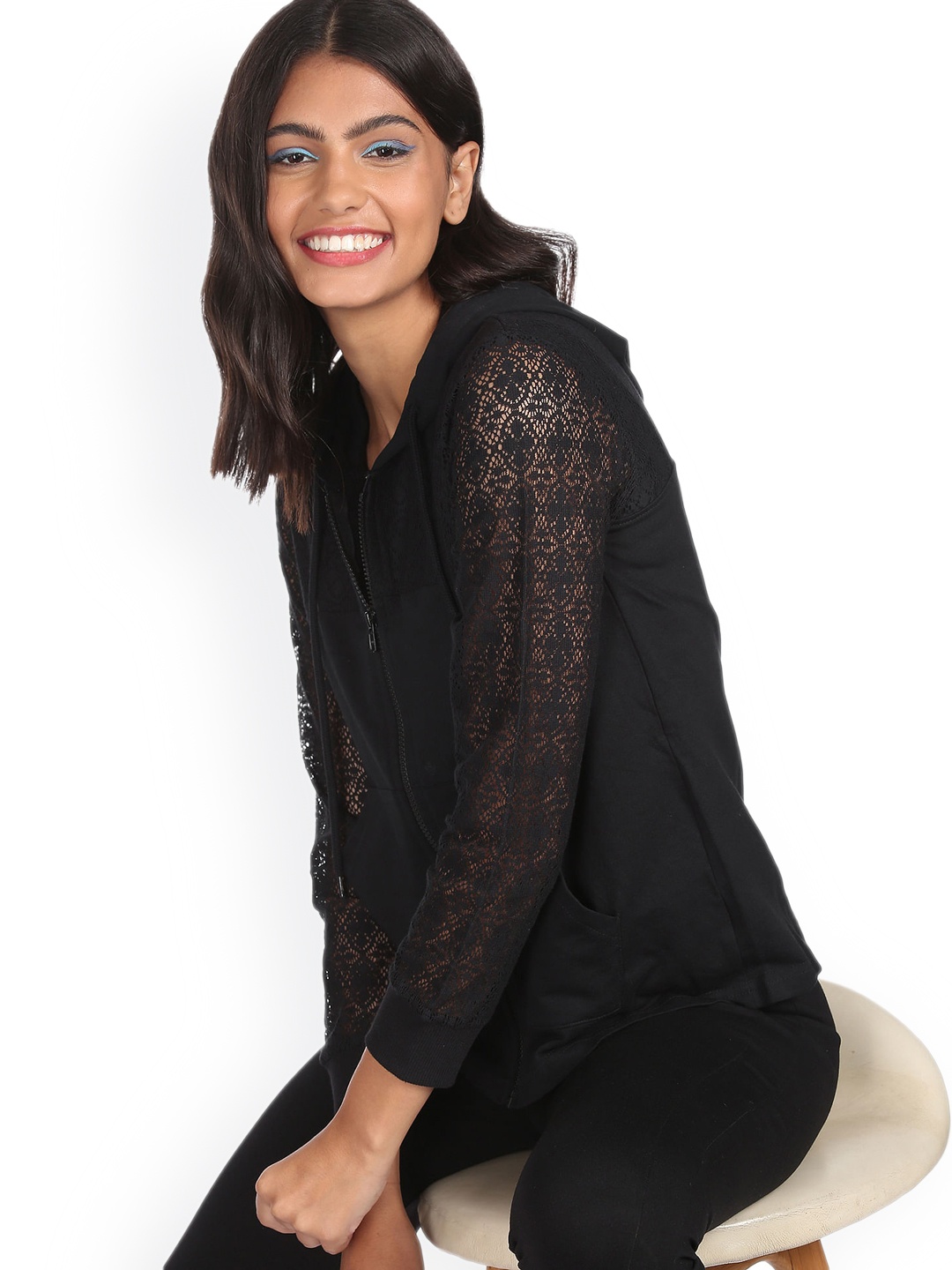 

Sugr Women Black Hooded Casual Sweat Shirt