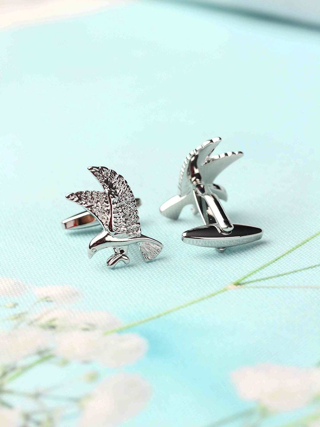 

Tossido Silver-Toned Quirky Cufflink