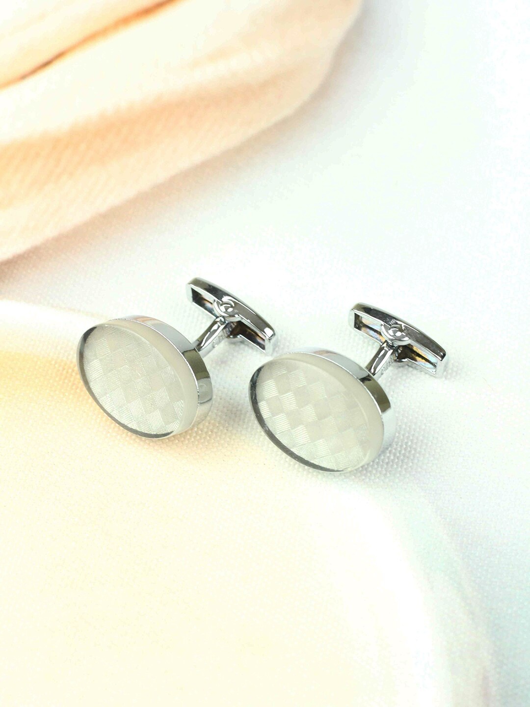 

Tossido Cream-Coloured & Silver-Toned Cufflink