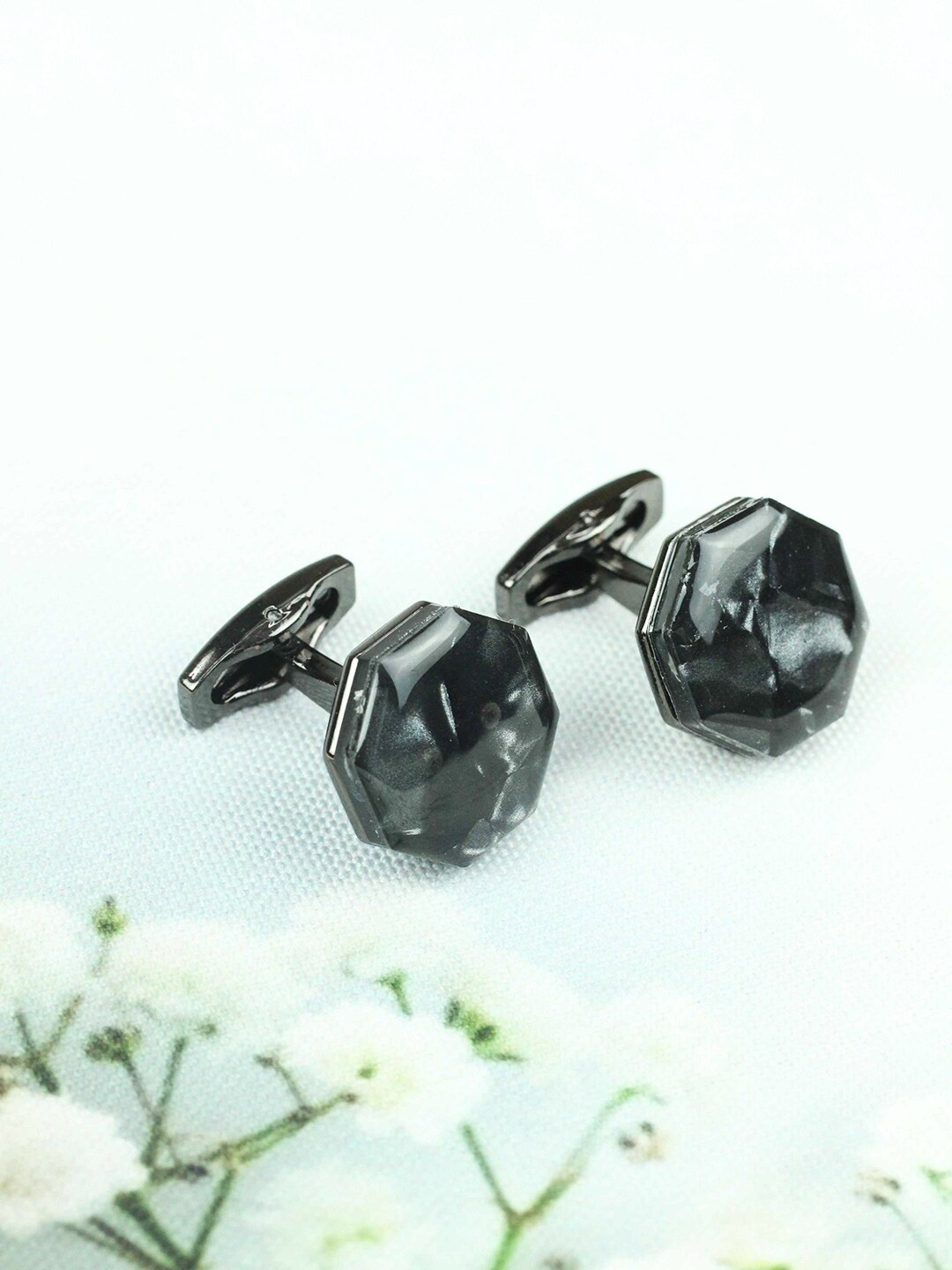 

Tossido Black Geometric Metal Cufflink