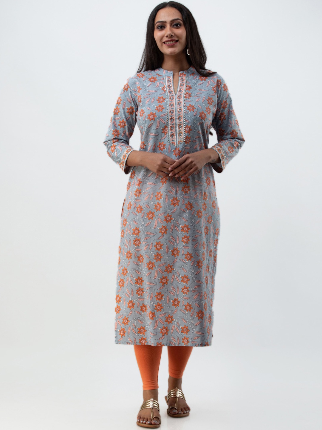 

MYAZA Women Grey Floral Printed Straight Kurta