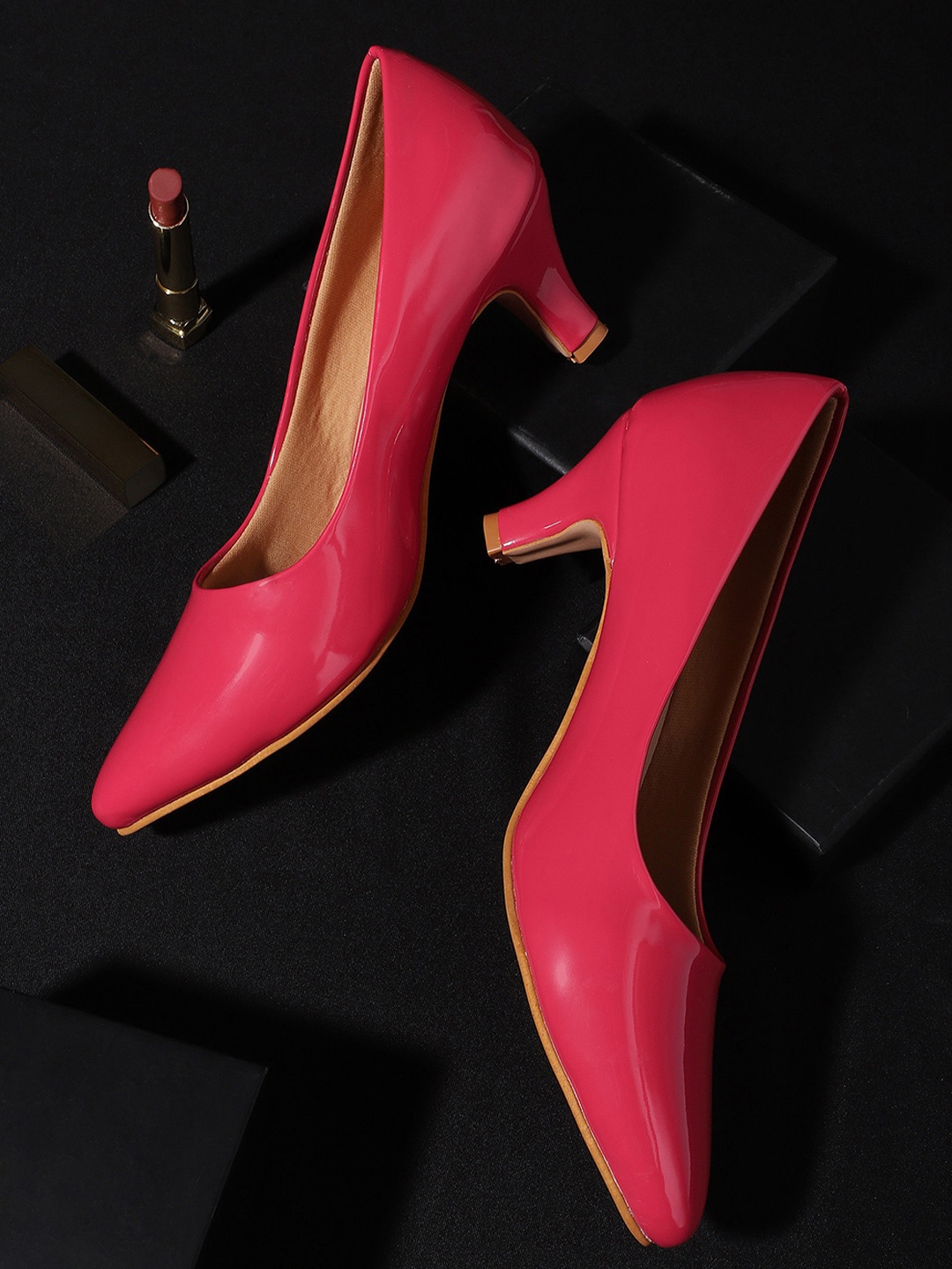 

ICONICS Red Solid Kitten Pumps