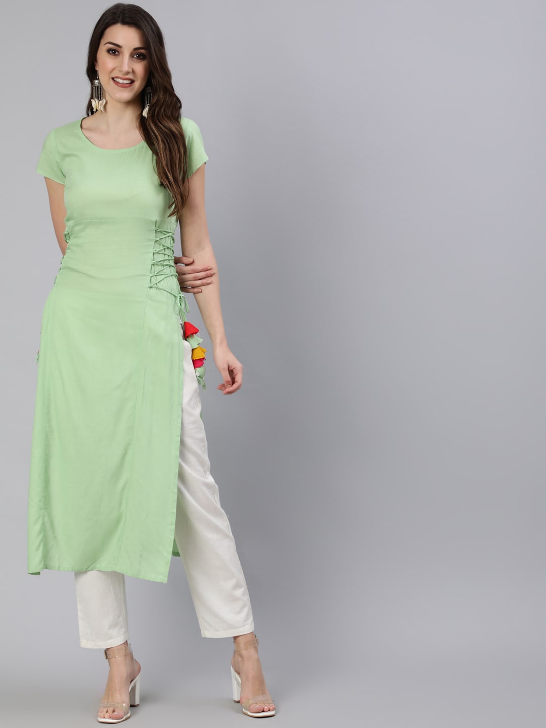 

antaran Women Green Kurta With Tie-Up Details