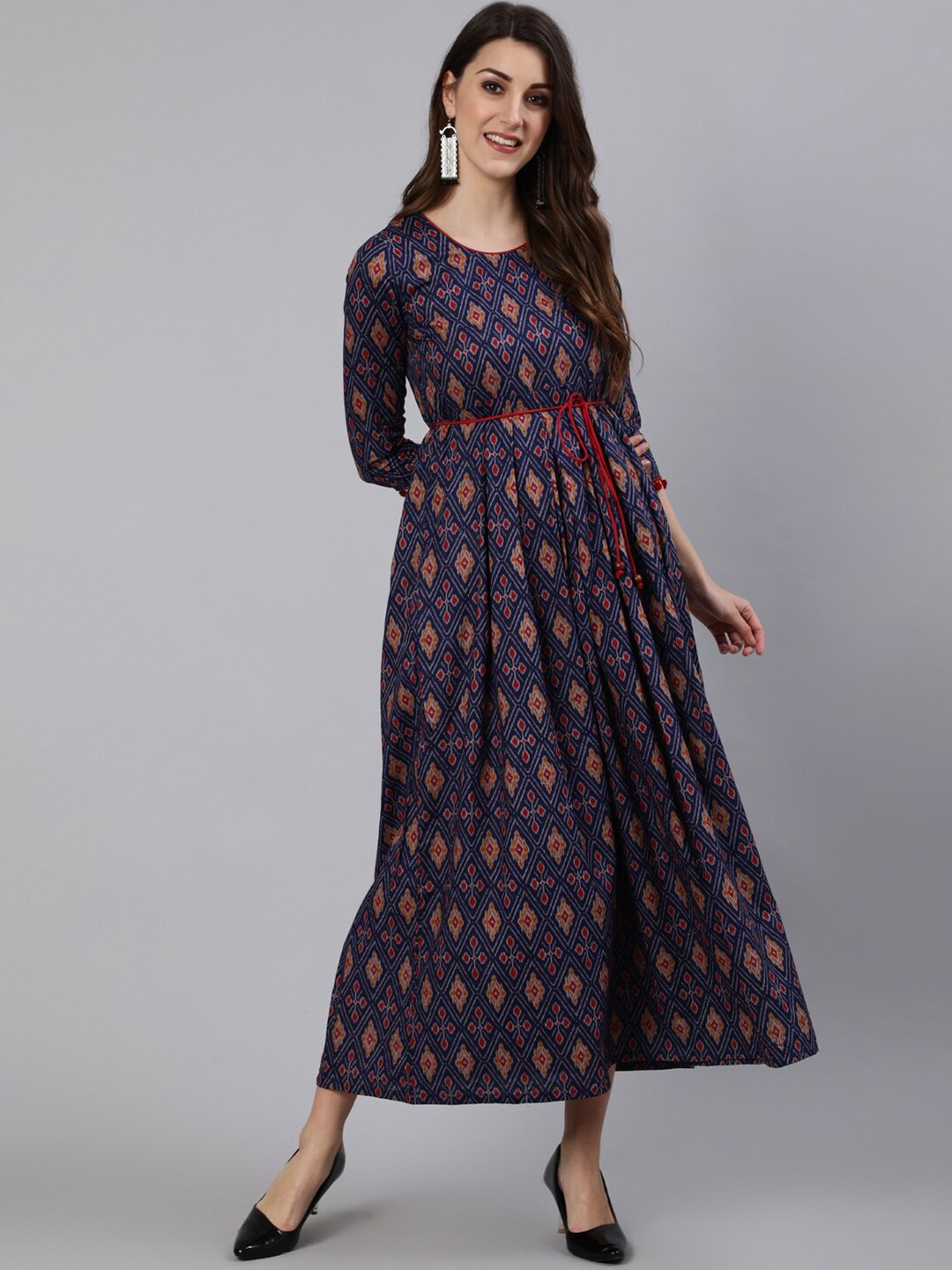 

antaran Navy Blue & Red Patola Printed Cotton Box Plated Maxi