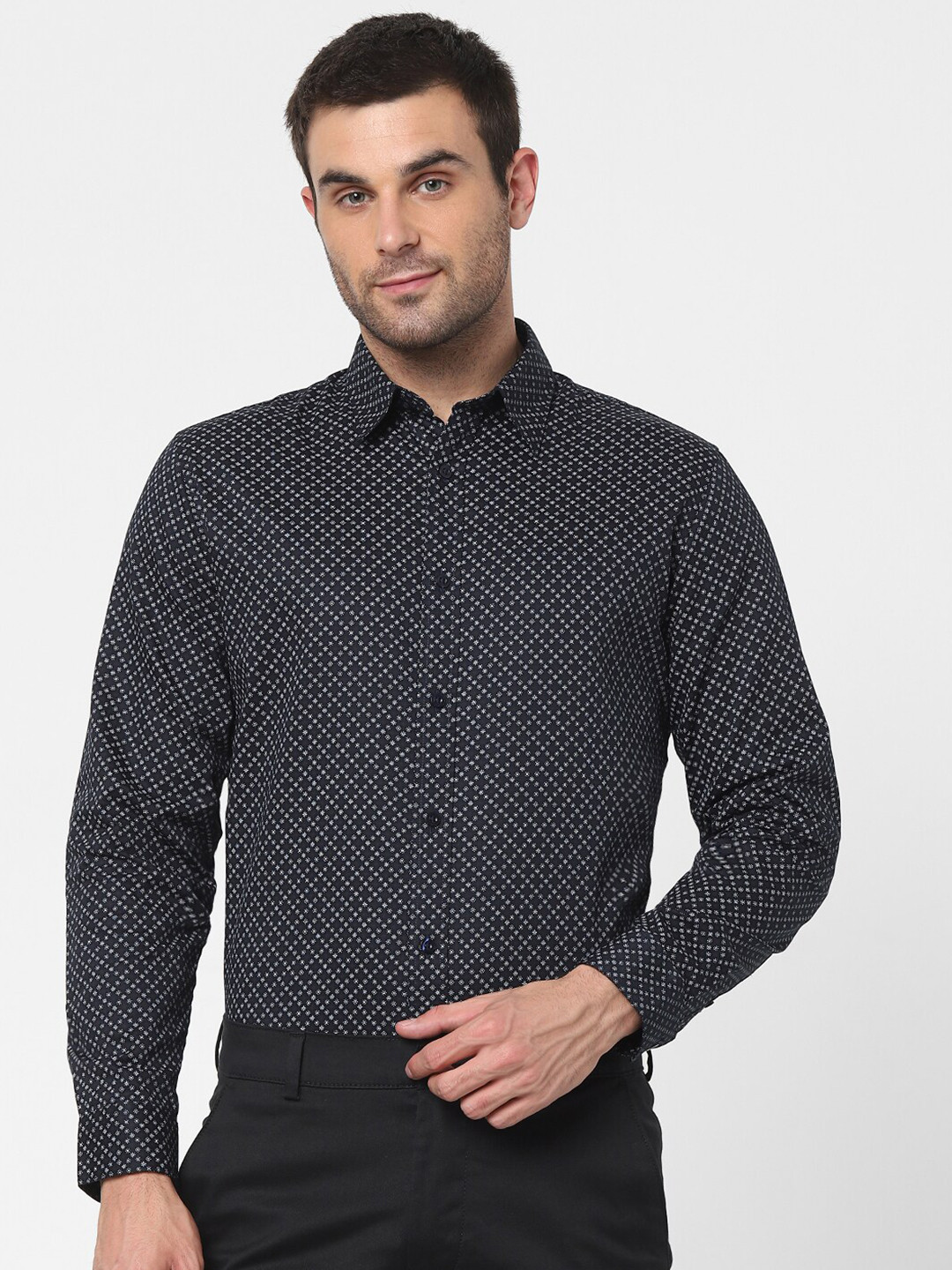 

SELECTED Men Blue & White Slim Fit Printed Cotton Casual Shirt