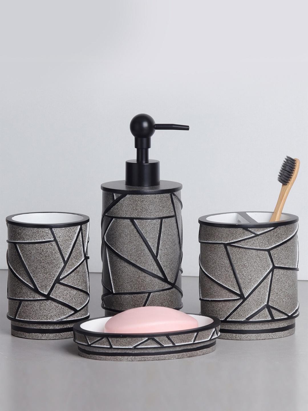 

OBSESSIONS Black & Grey Geometric 4 Pc Bathroom Set