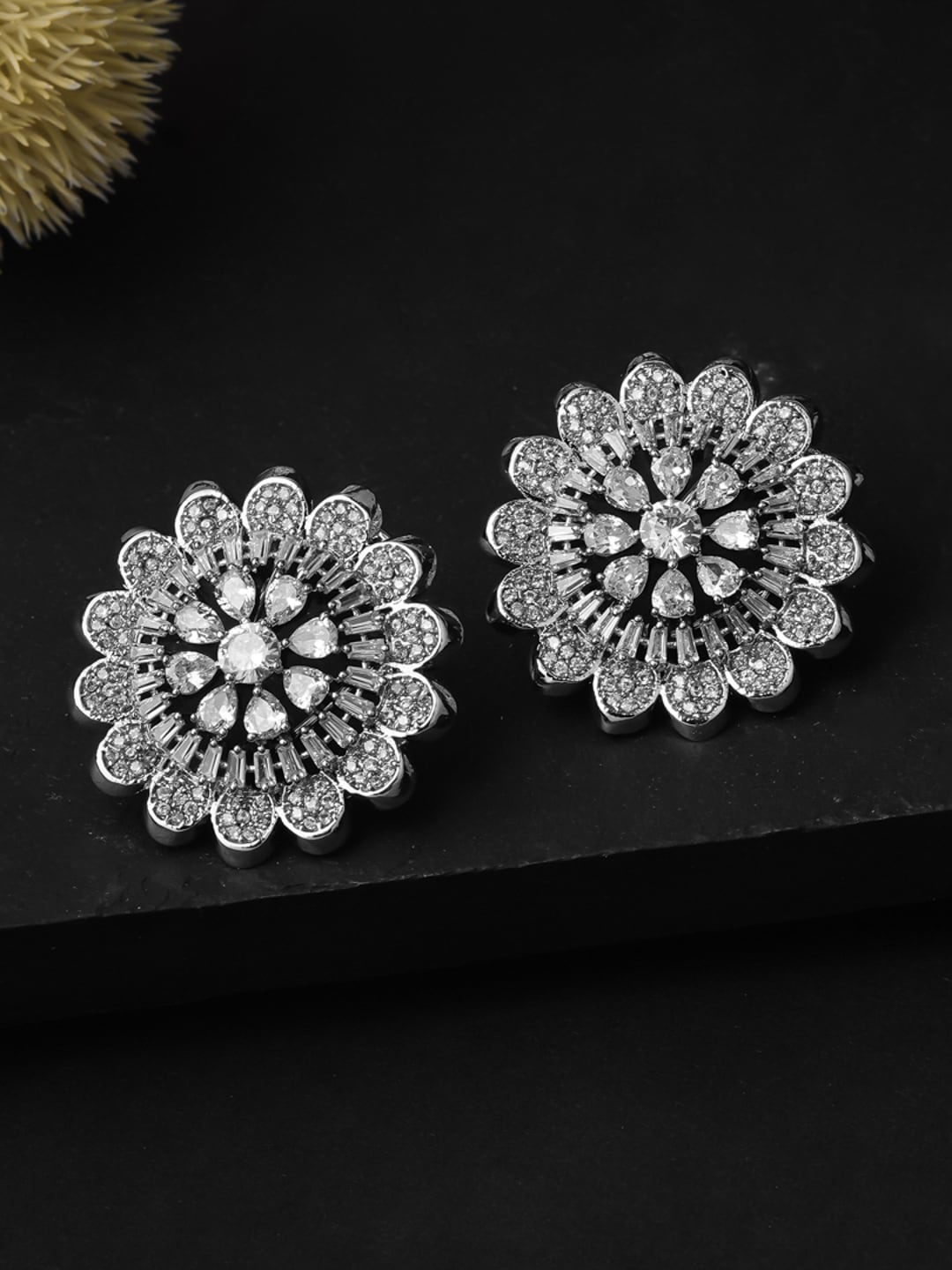 

Queen Be Silver-Toned Contemporary Studs