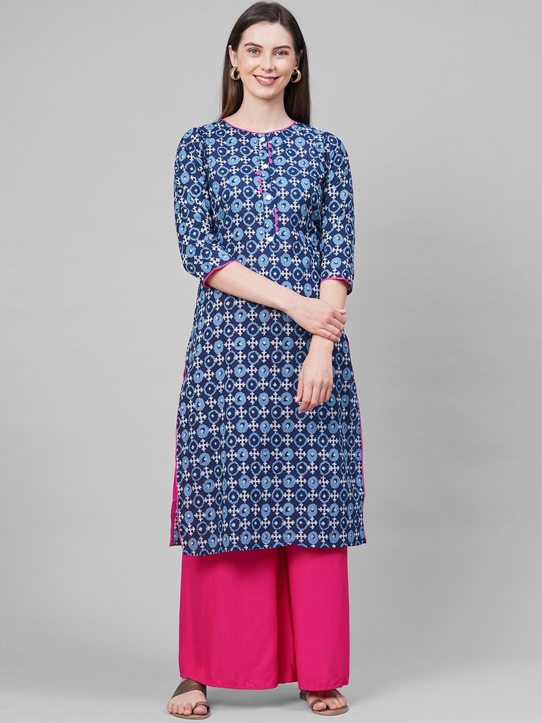 

GoSriKi Women Blue Geometric Printed Keyhole Neck Flared Sleeves Mirror Work Kurta