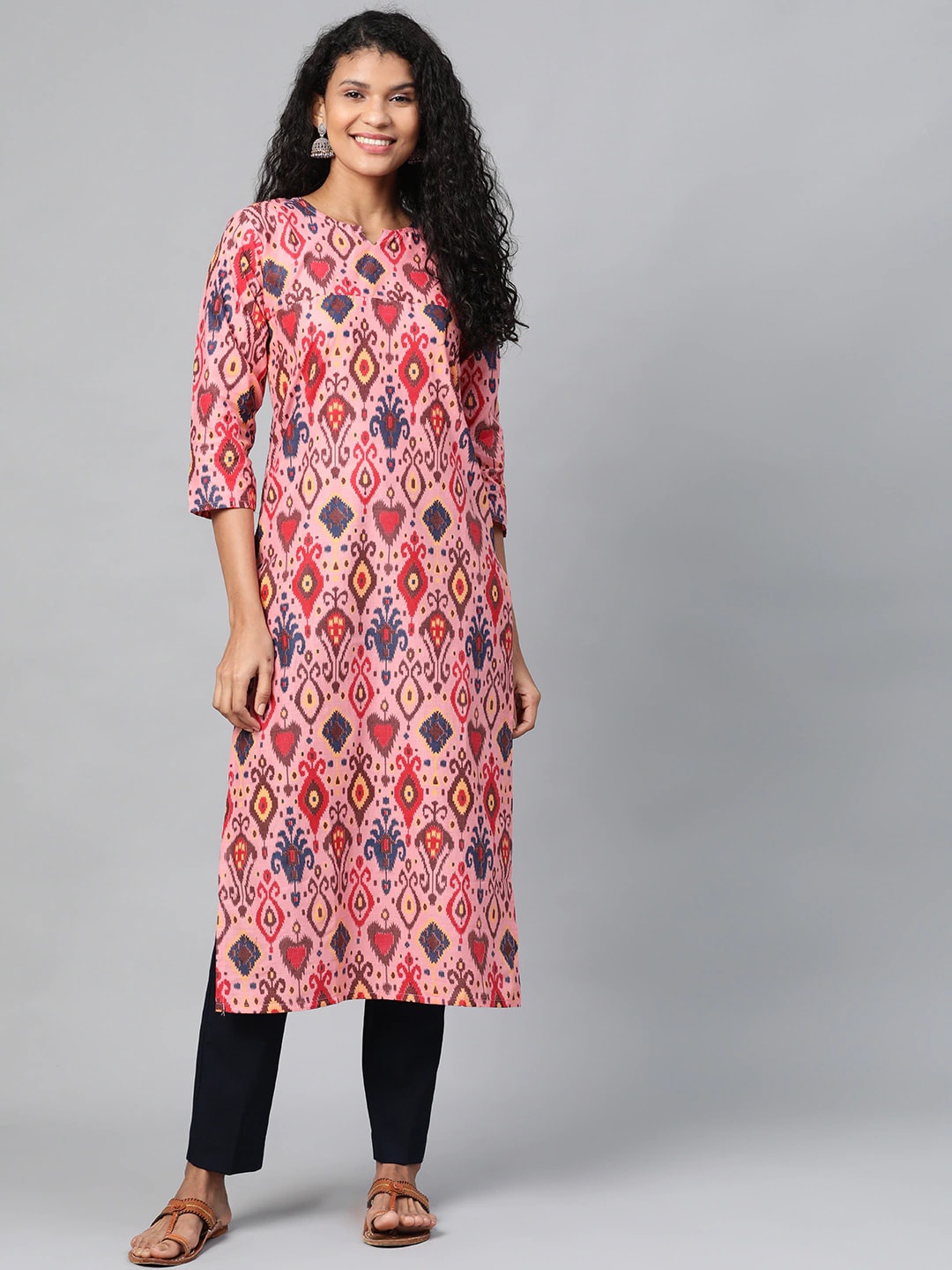 

GoSriKi Women Pink & Blue Printed Kurta