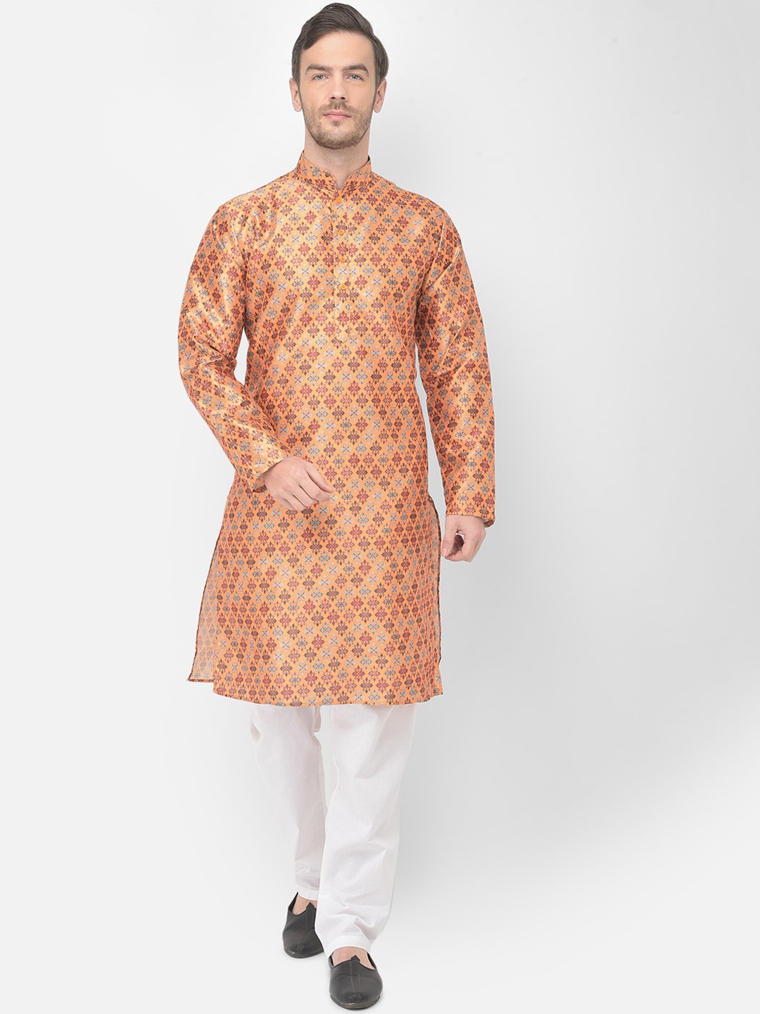 

SG LEMAN Men Yellow Floral Printed Raw Silk Kurta with Pyjamas