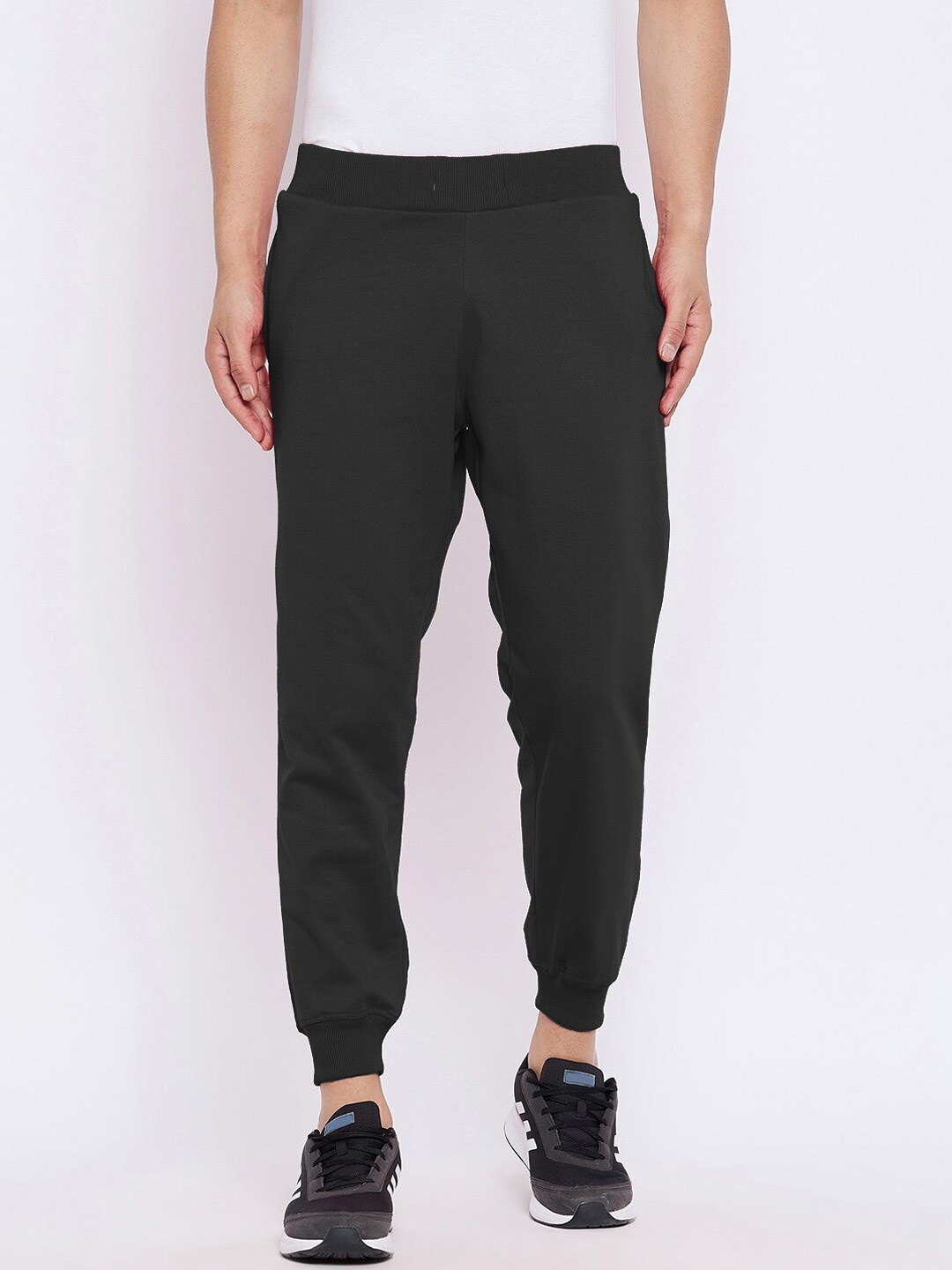 

FRENCH FLEXIOUS Men Black Solid Relaxed Fit Jogger