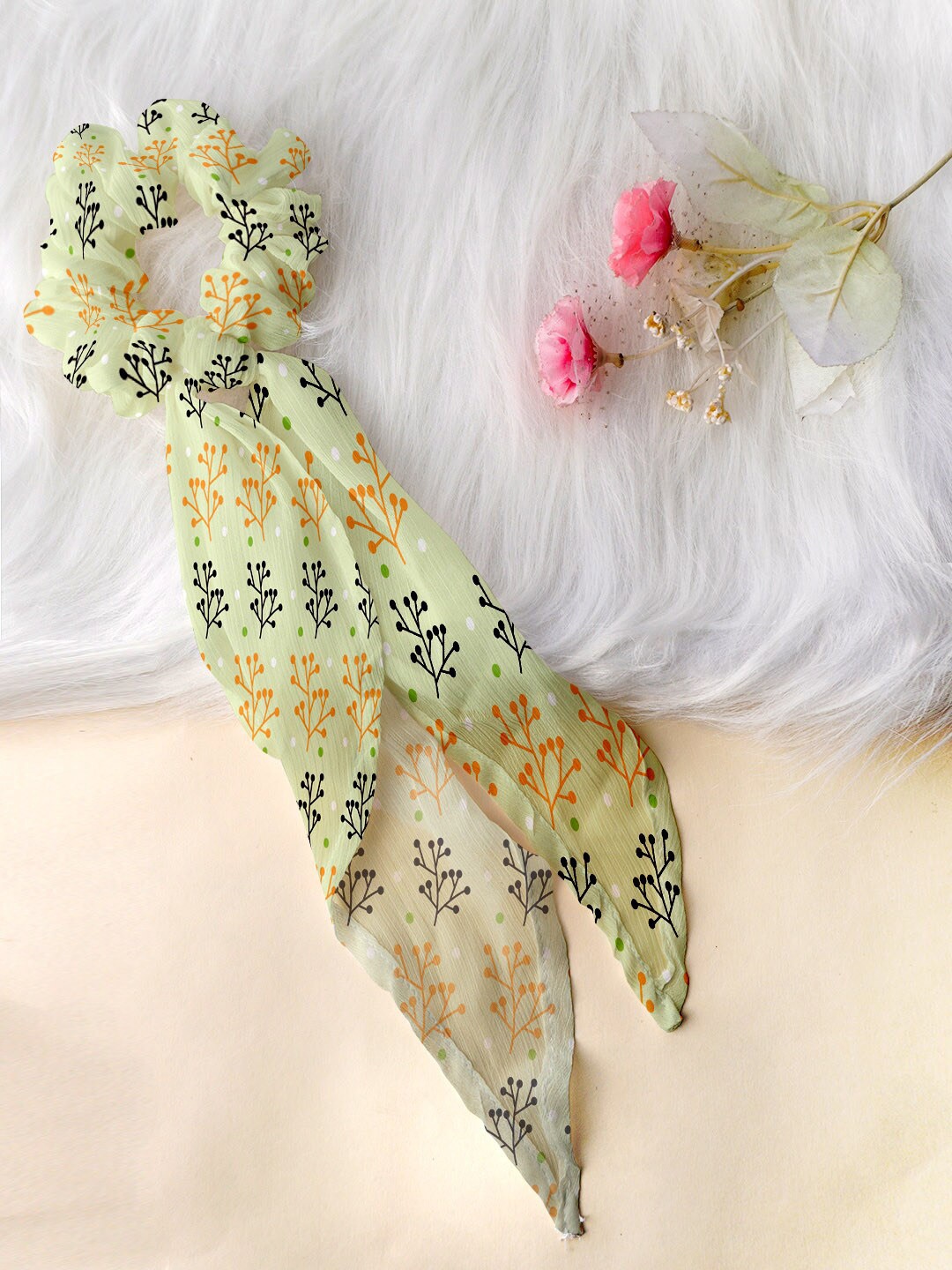 

Ferosh Women Green & Orange Ponytail Holders