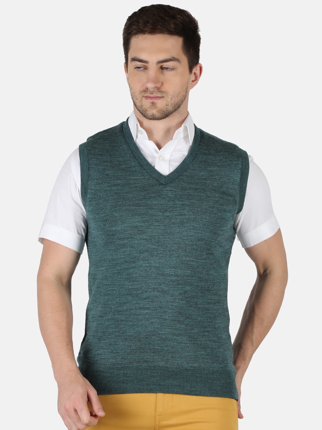 

Monte Carlo Men Green & Navy Blue Solid Sweater Vest