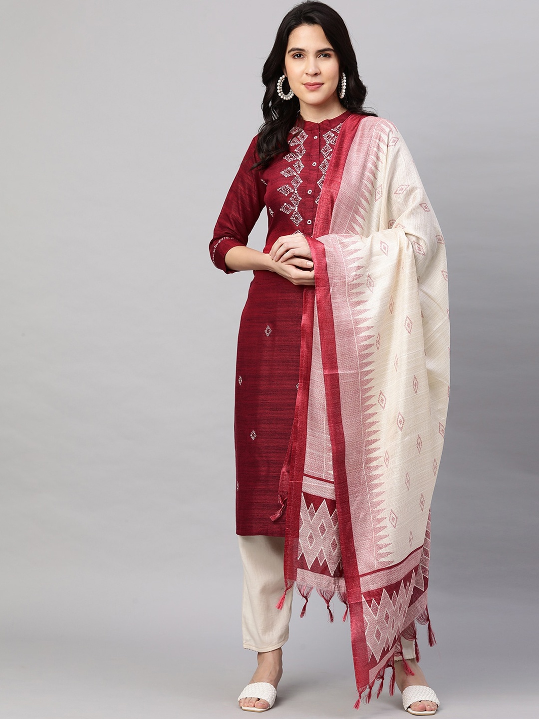 

FASHOR Women Red Geometric Gotta Patti Anarkali Kurta
