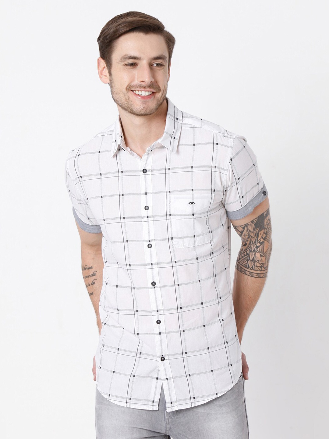 

Mufti Men White Slim Fit Checked Cotton Casual Shirt