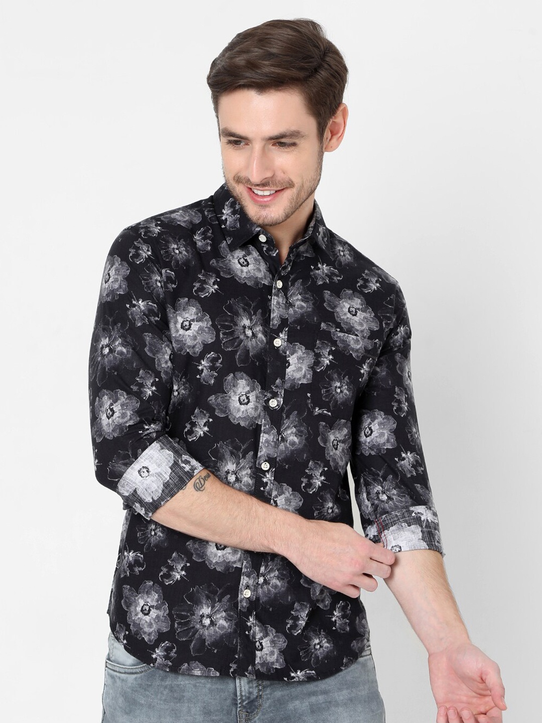 

Mufti Men Navy Blue Slim Fit Floral Printed Cotton Casual Shirt