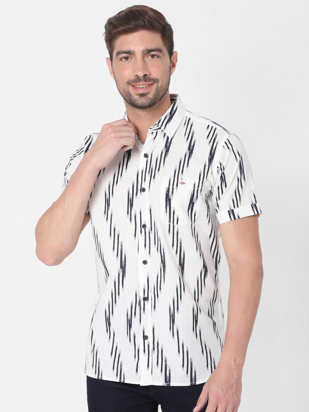 

Mufti Men White Slim Fit Printed Cotton Casual Shirt