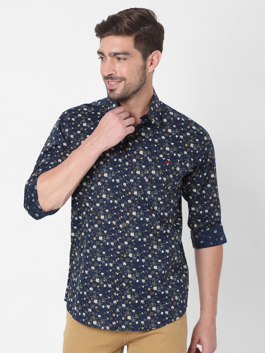

Mufti Men Navy Blue Slim Fit Floral Printed Casual Shirt