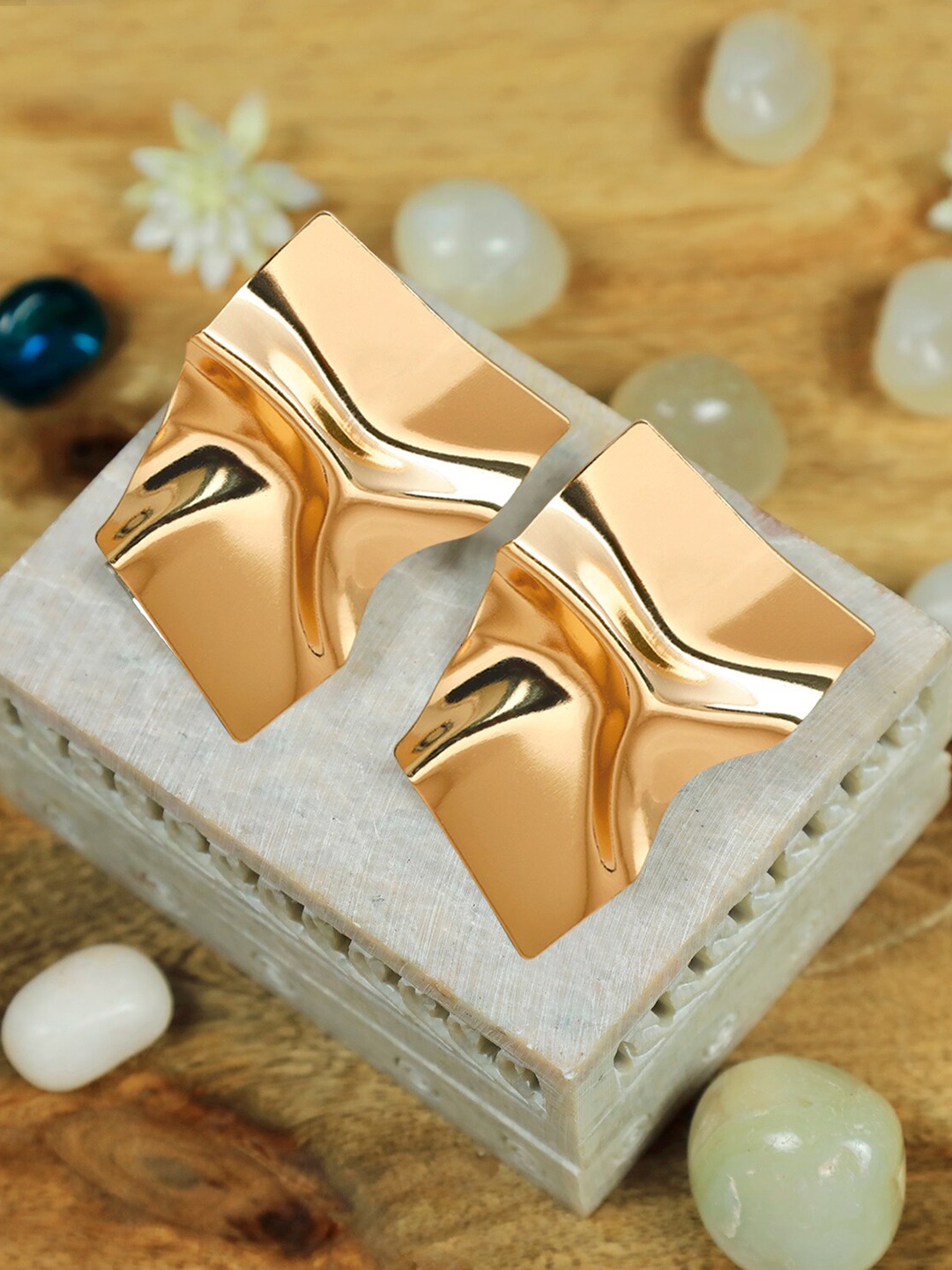 

Arendelle Gold-Toned Contemporary Studs Earrings