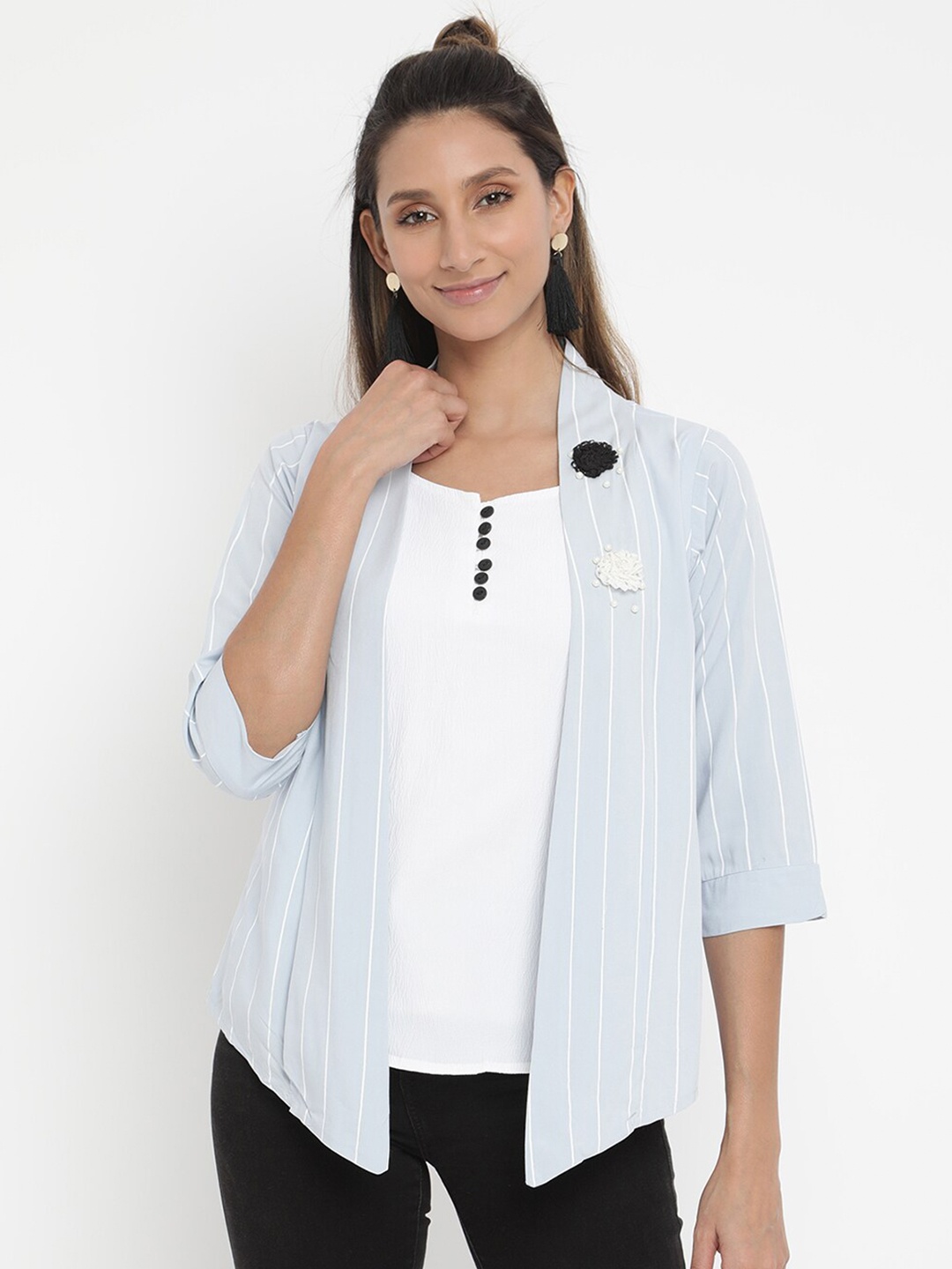 

V2 Value & Variety Women Blue Striped Shrug