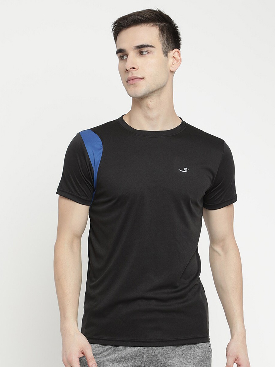 

V2 Value & Variety Men Black T-shirt