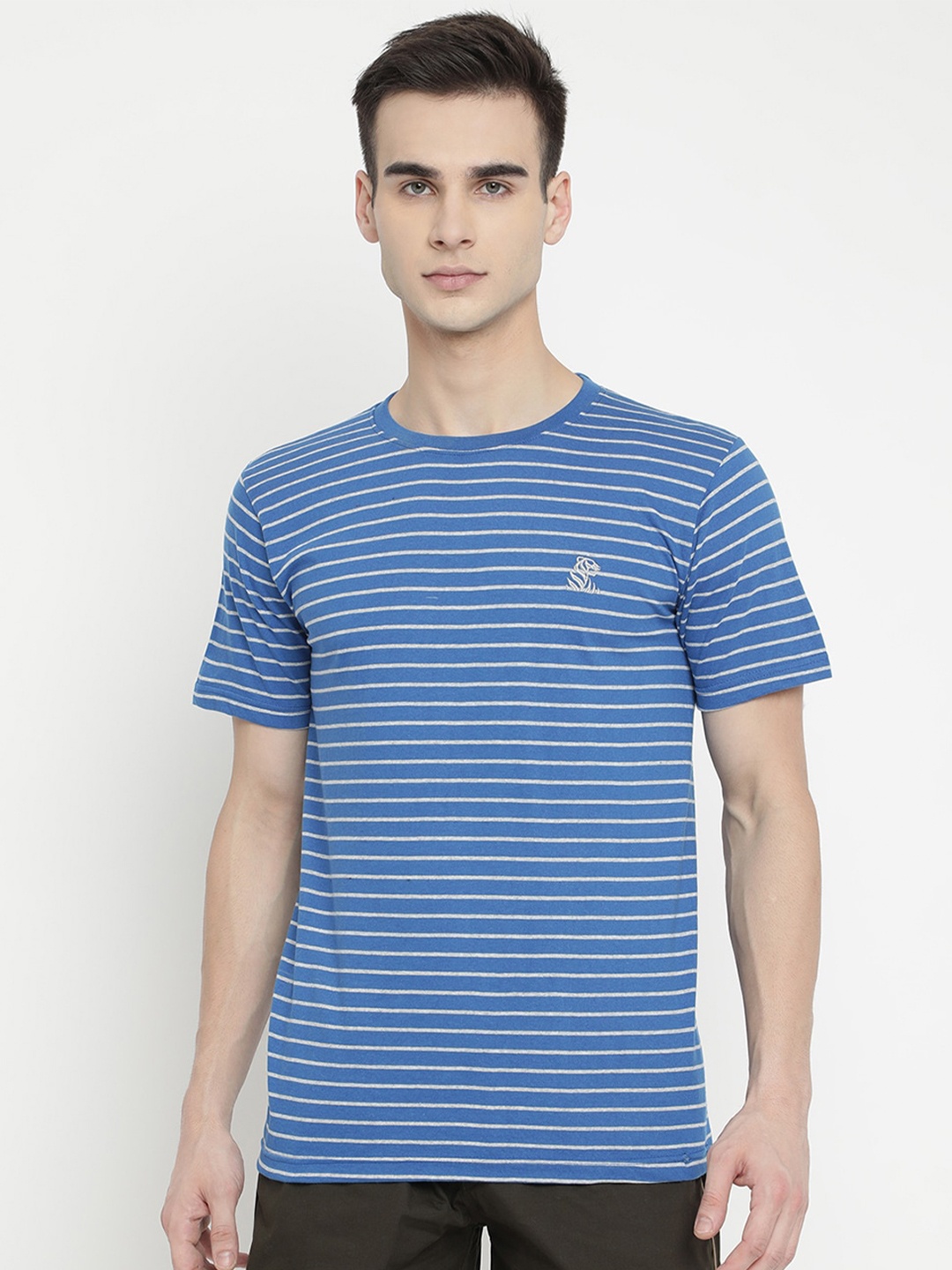 

V2 Value & Variety Men Blue Striped T-shirt